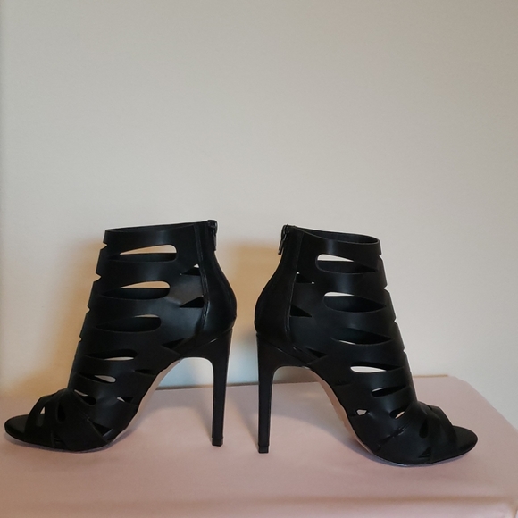 Black Cut Out Open Toe Heels - Picture 4 of 6
